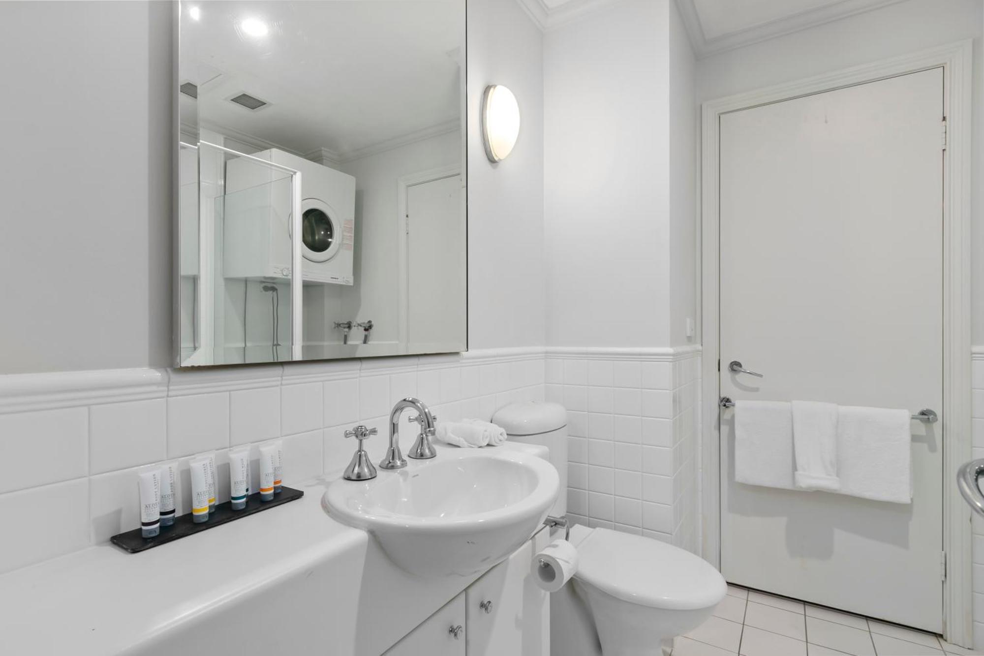 Comfort Hotel Melbourne Central Extérieur photo